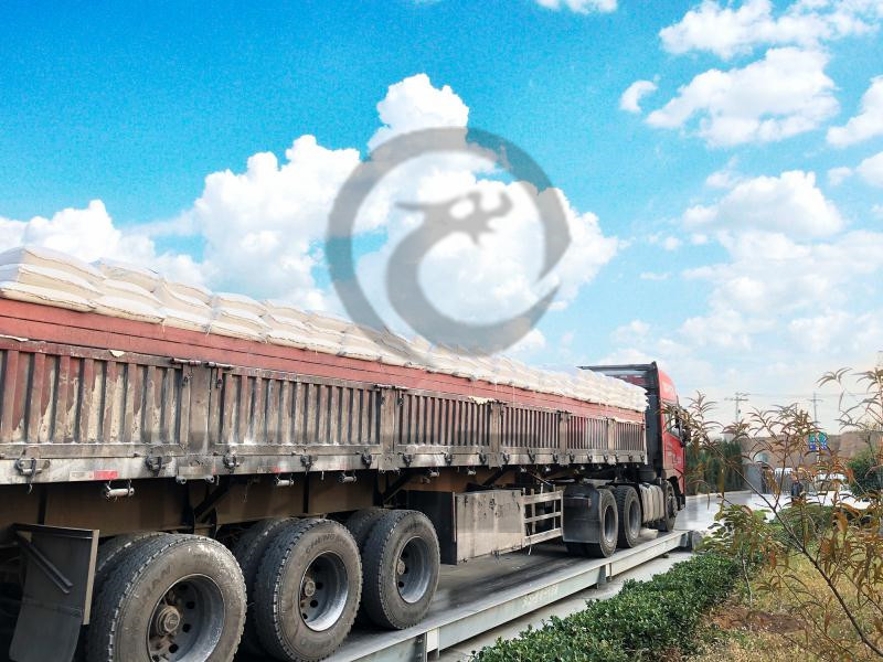 土壤改良中氫氧化鈣如何改善土壤結(jié)構(gòu)？